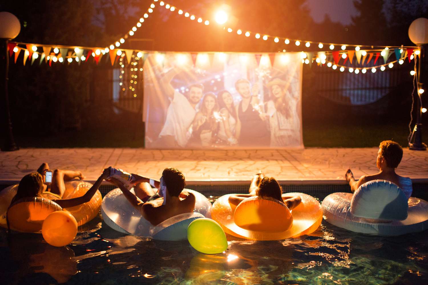 Top Home Summer Entertainment Ideas That Keep the Fun Flowing